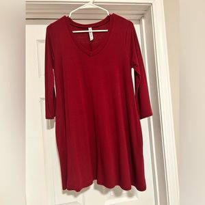 Women’s tunic length top size medium